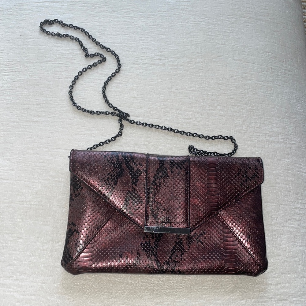 INC clutch 🌹